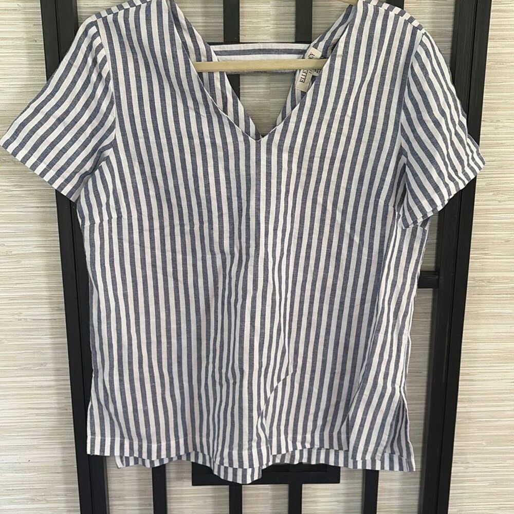 Ellen Tracy 100% linen blue and white striped short sleeve blouse size S